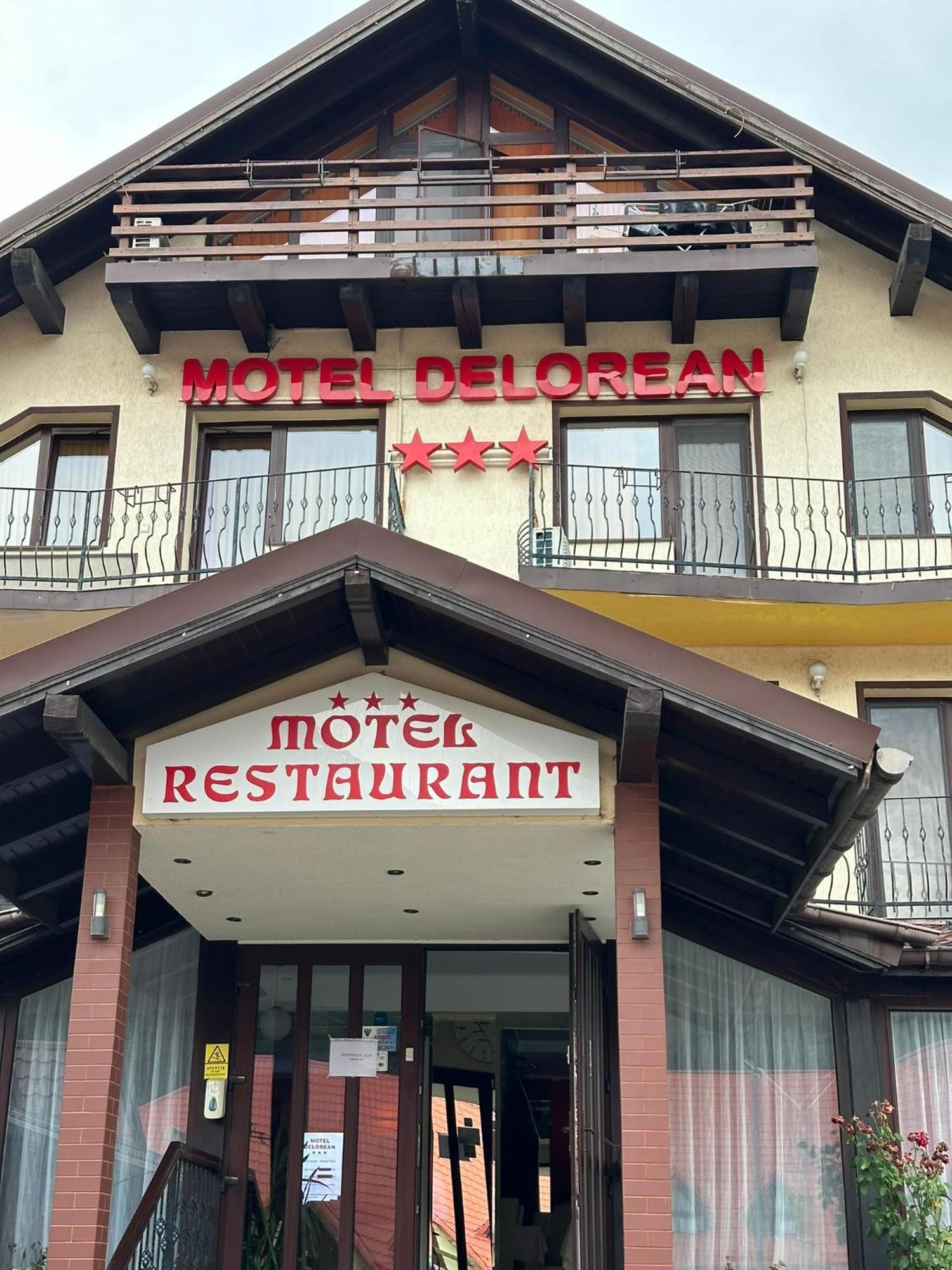 Restaurant Motel Dolorean Săcele Exteriör bild